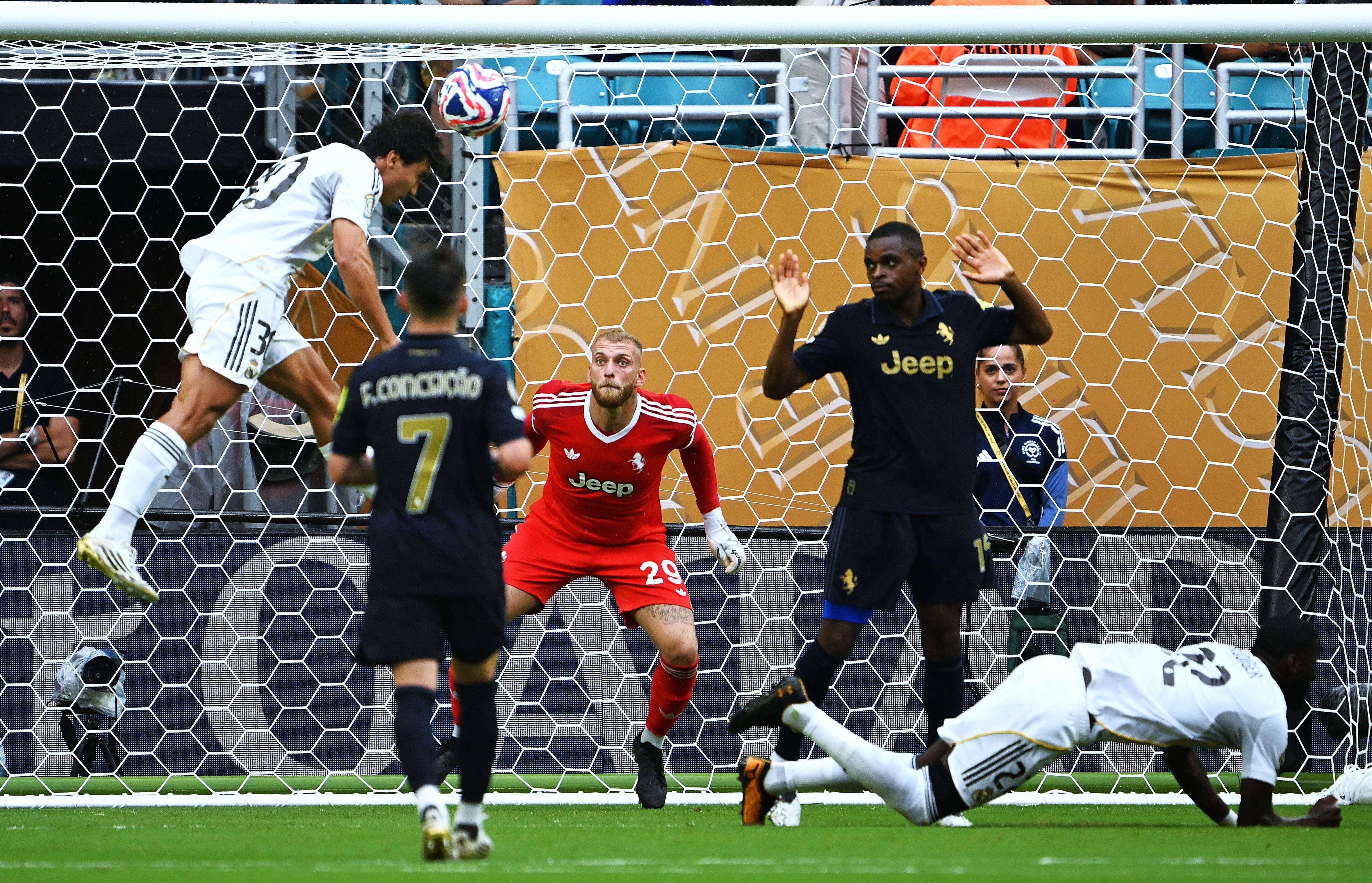 关于尤文图斯险胜晋级八强,赛季表现逐渐好转的信息 关于尤文图斯险胜晋级八强,赛季表现逐渐好转的信息