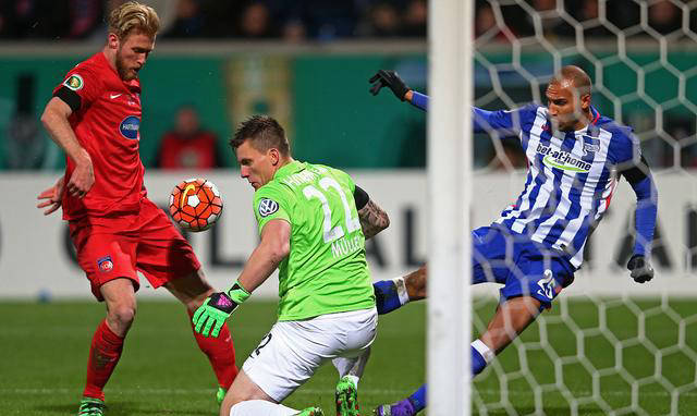 关于奥格斯堡客场挣扎取胜，成功保住三分的信息