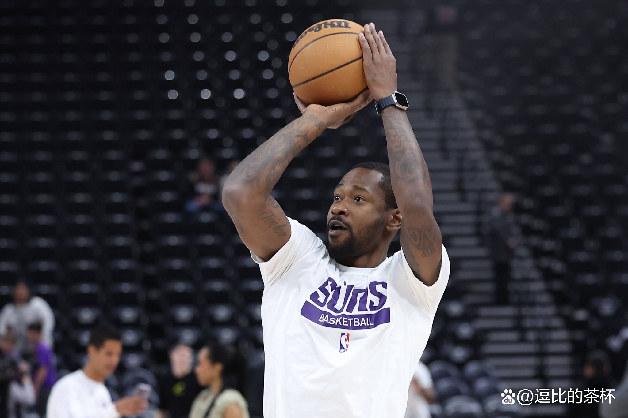 爵士队主力球员菲尼克斯太阳队展示实力的简单介绍