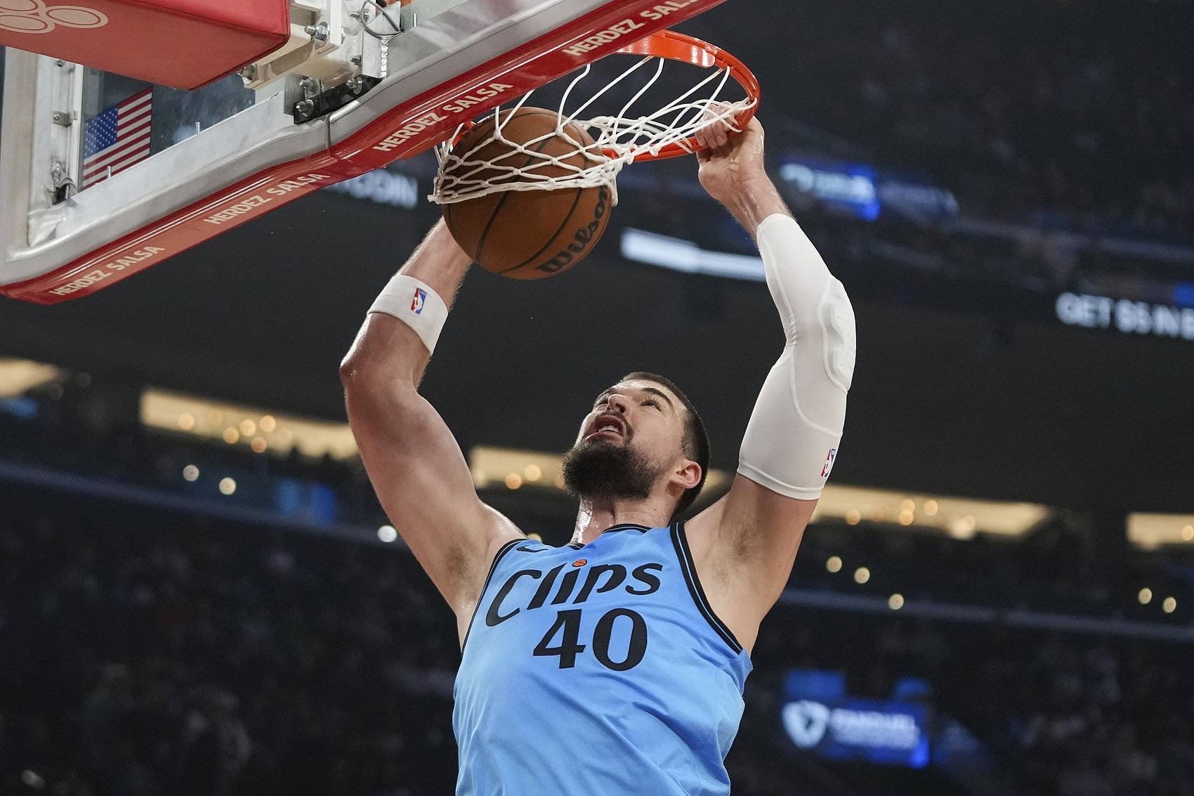 包含火箭绝杀爵士，哈登率队壮举逆袭的词条