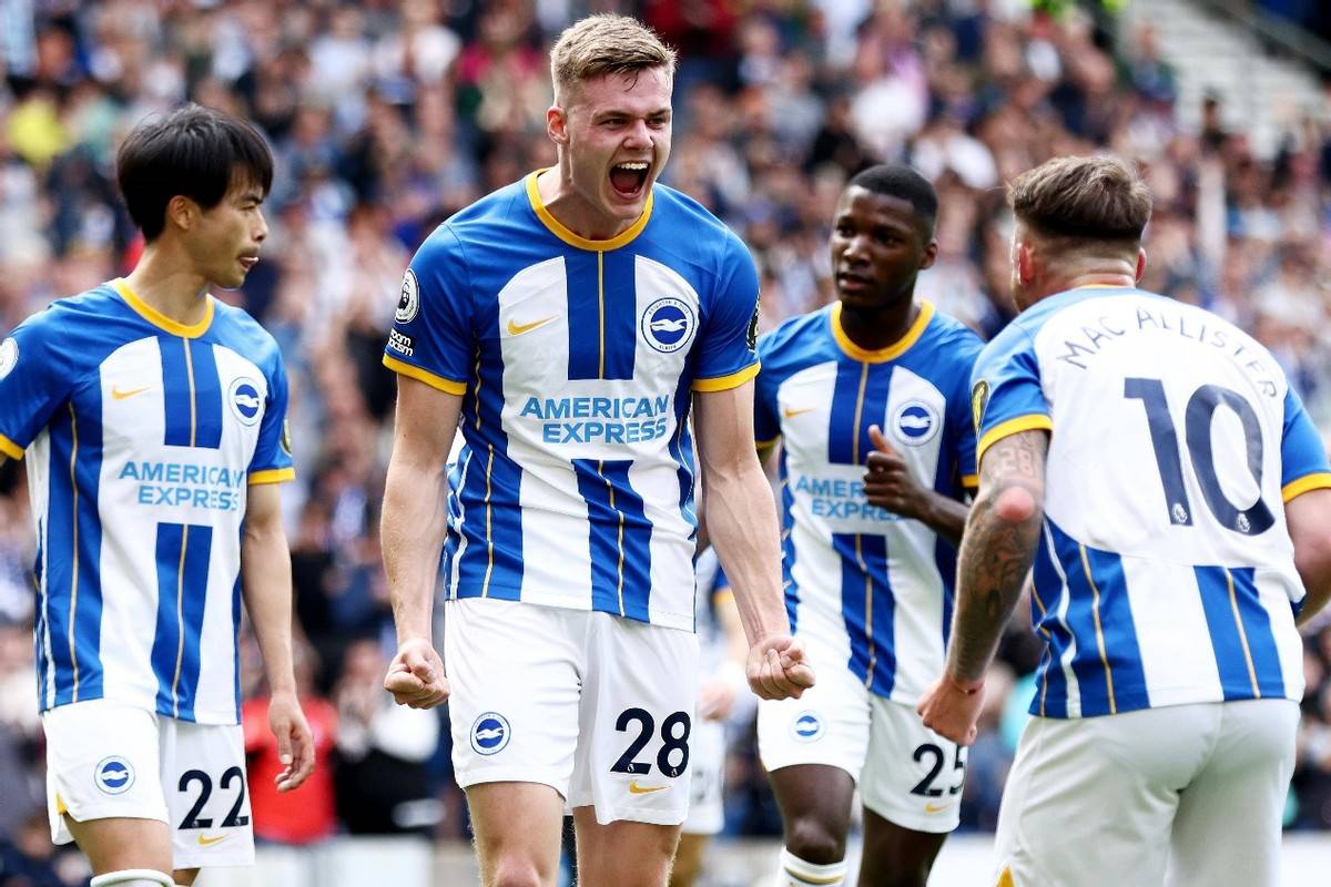 利物浦主场轻取布莱顿，保持领跑优势