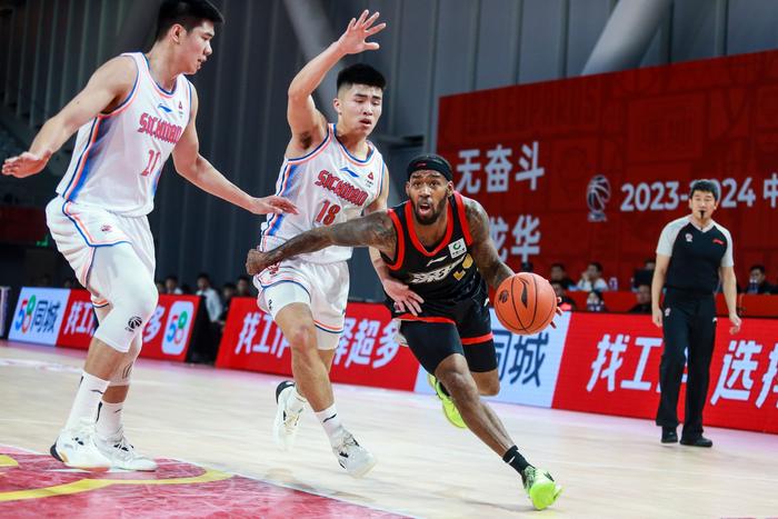 新疆天山雪狼击败深圳马可波罗，排名升高的简单介绍