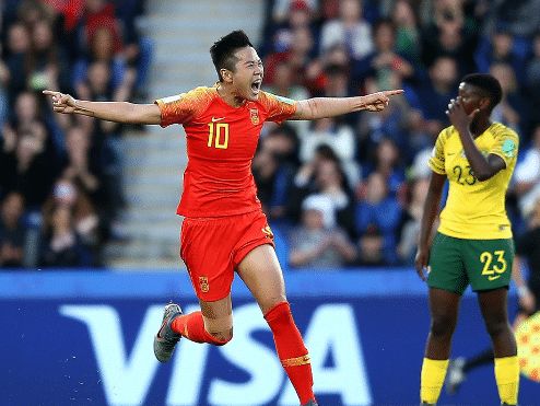 激烈竞争！强队力争晋级，争夺荣耀的简单介绍