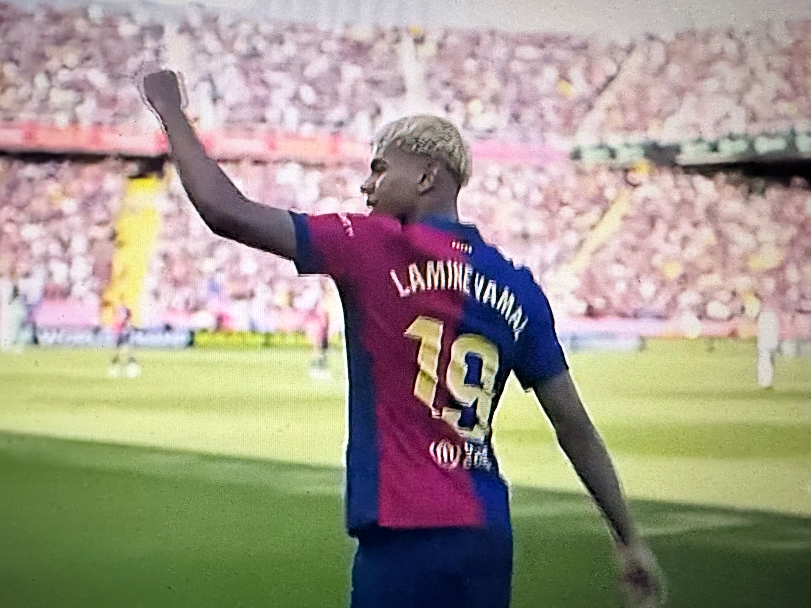 皇马新引援大爆发，巴萨主力受伤