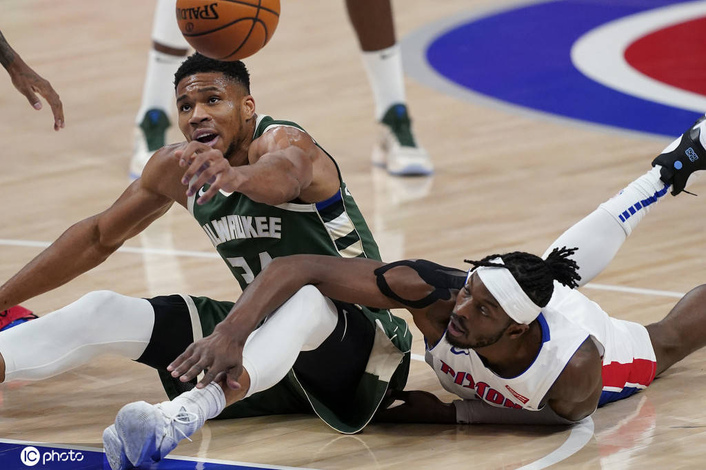 包含罗马球员狂砍三双,创下赛季新纪录的词条 包含罗马球员狂砍三双,创下赛季新纪录的词条