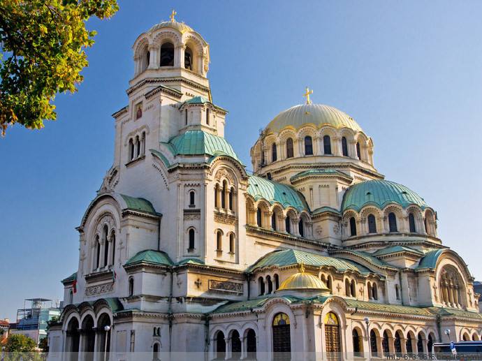 包含保加利亚队临危不乱谨慎备战迅速反击的词条