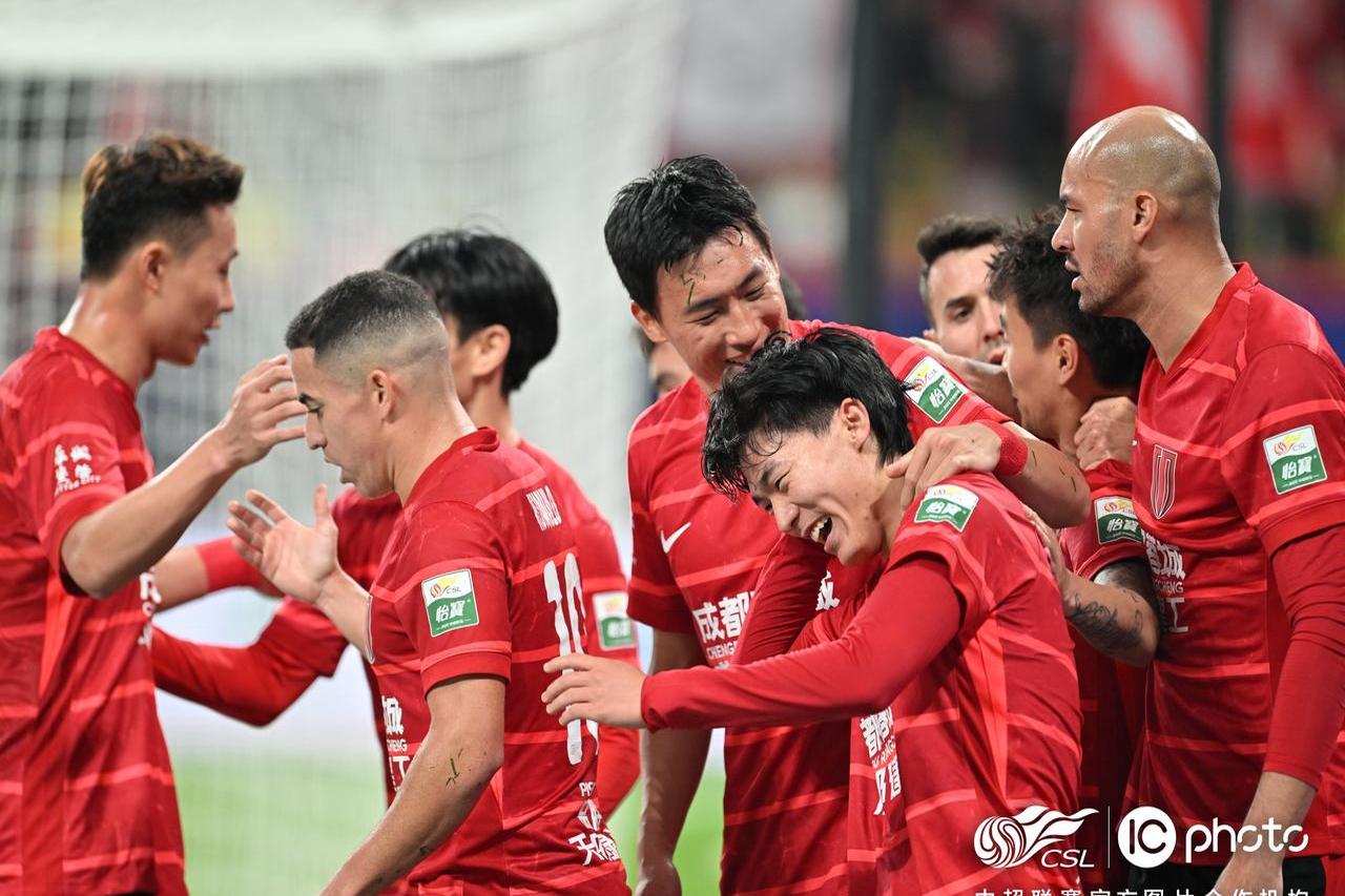 球员赛后接受精神测评，备战下一场比赛