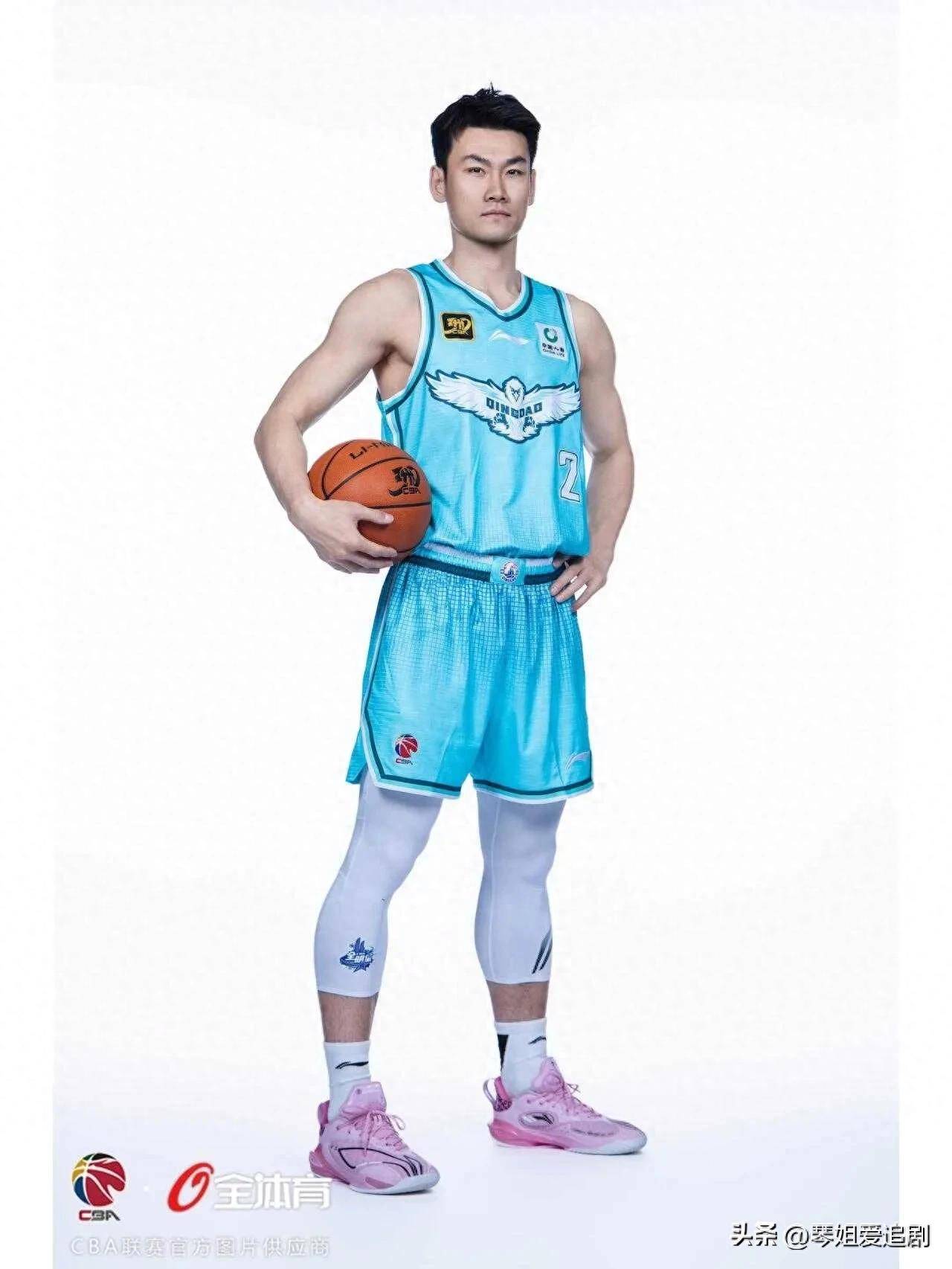 贵州男篮球员表现出色，为球队带来胜利的简单介绍