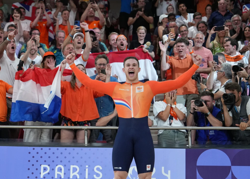 荷兰自行车选手携手刷新纪录的简单介绍