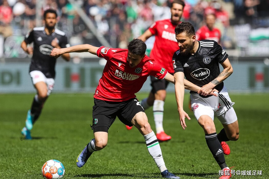 包含柏林赫塔客战不敌对手，陷入联赛低谷的词条