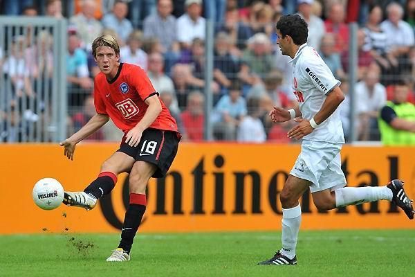 包含柏林赫塔客战不敌对手，陷入联赛低谷的词条