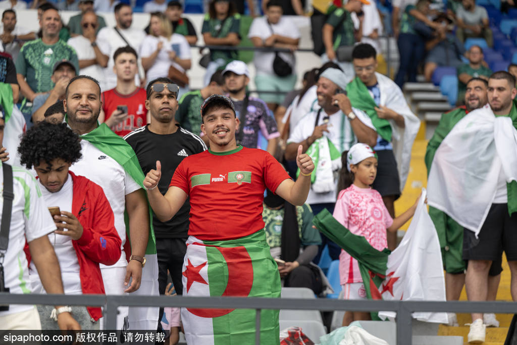 关于阿波尔球迷狂欢球队拿下首场胜利的信息