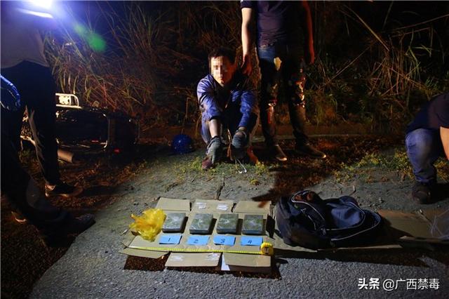 包含罗马警方成功破获一起跨国贩毒案，缴获大量毒品和赃款的词条