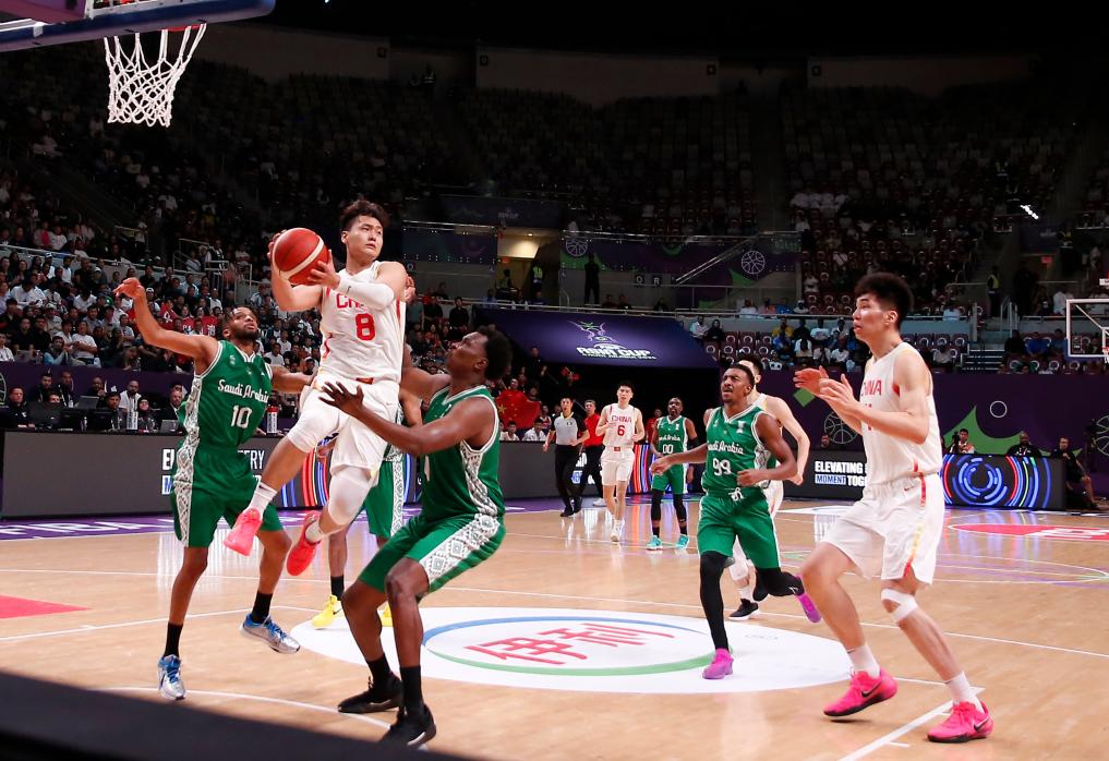 沙特队员发挥出色,帮助球队获胜 沙特队员发挥出色,帮助球队获胜