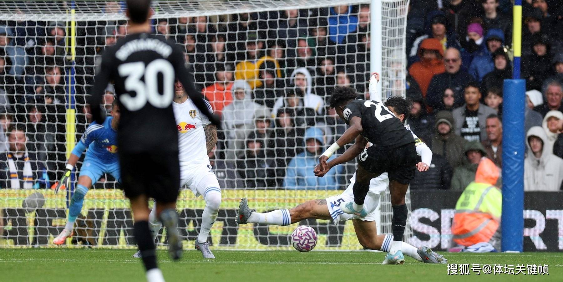 包含利兹联客场战平富勒姆,积分领先保持不败的词条 包含利兹联客场战平富勒姆,积分领先保持不败的词条