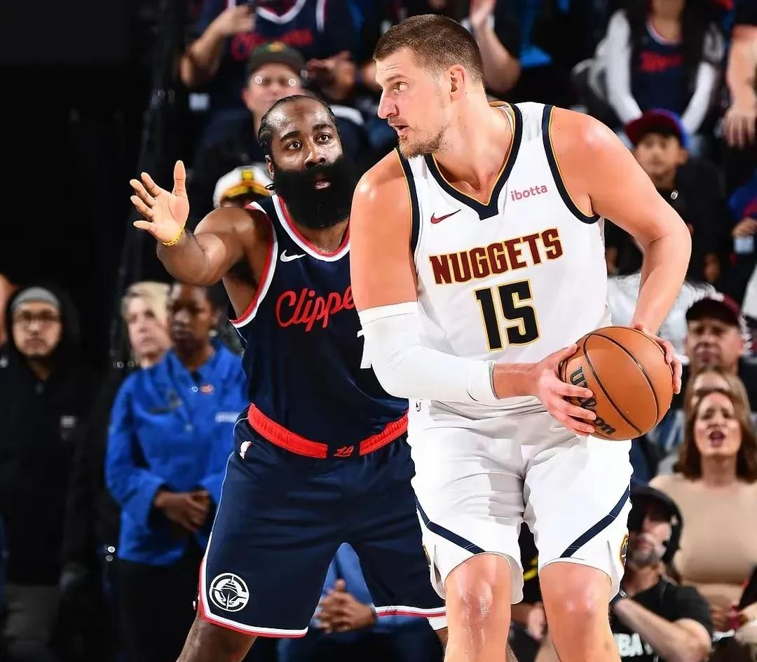 关于快船不敌魔术，格里芬助攻表现突出的信息