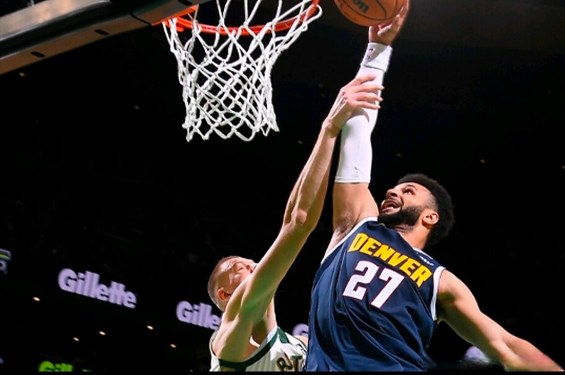 快船主场击败凯尔特人,保持不败 快船主场击败凯尔特人,保持不败