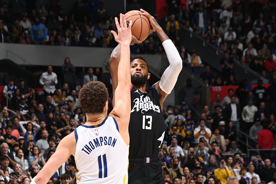 勇士再胜快船,库里砍下45分 勇士再胜快船,库里砍下45分